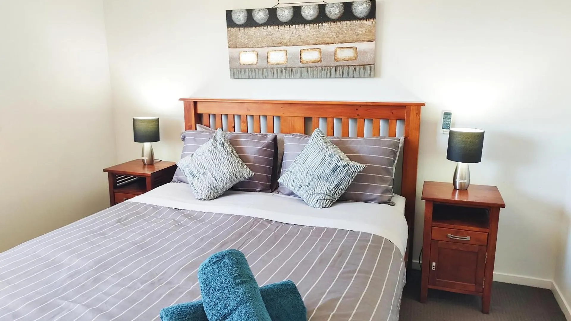 Habitación en casa particular Retreat Haven--The Perfect Master Bedroom Getaway Dakabin Australia
